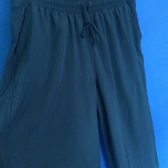 Old Navy Stretch Tech XL Wide Leg Culotte Pants - Picture 4 of 13